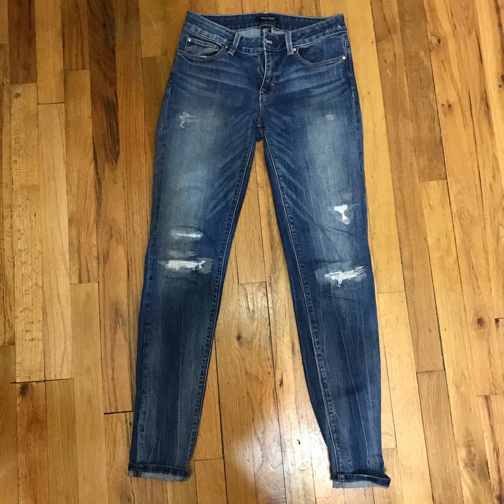 WhiteHouse BlackMarket Light Wash Skinny Jeans 👖